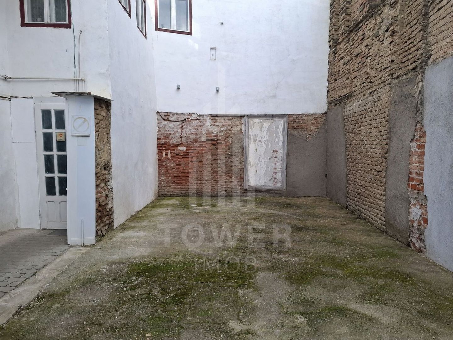 De vânzare teren cu proiect de reconstrucție apartament – zonă centrală - Poză 3