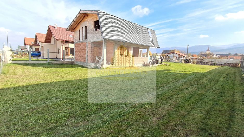 Casa moderna la rosu in Cristian - Poză 5