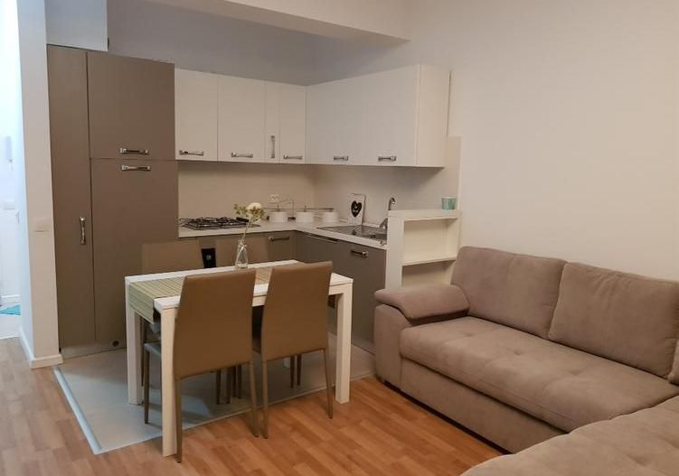 Închiriere Apartament cu 2 camere, lux, Titan Barcelona Residence - Poză 2