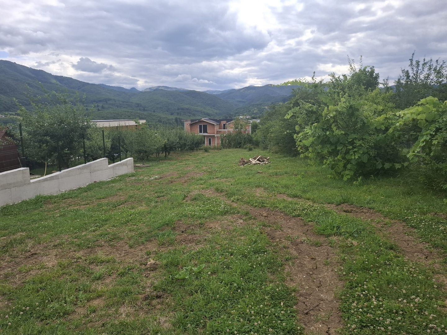 Teren intravilan-constructii în Cisnădioara - Apfel House – 940 mp - Poză 6