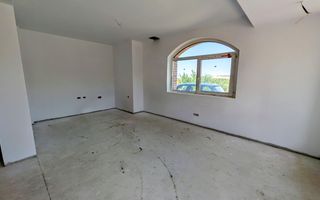 Vila, 4 Camere, Dezmir, Constructie Noua, 450 mp, 4 Bai, 2 Parcari - Poză 2