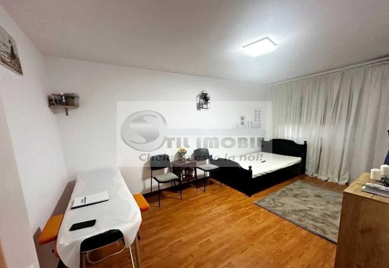 Apartament 3 cam decomandat mobilat  Alexandru cel Bun 107000 euro - Poză 1