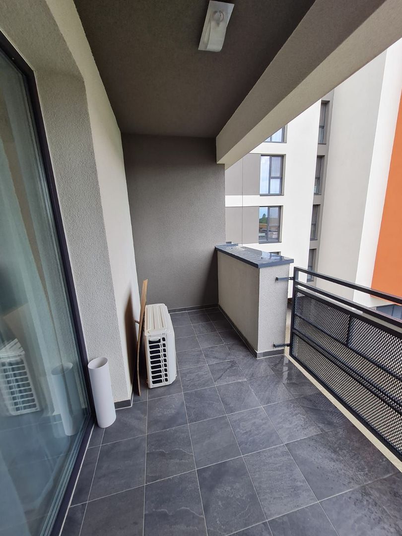 Lux la 10 minute de Iulius Town - Poză 16