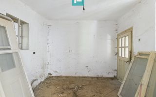 CASĂ ÎN ZERIND PE PRINCIPALĂ CU TEREN DE 1440 MP - Poză 9