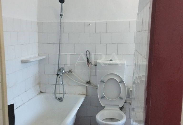 Apartament cu 1 Cameră și Curte – Gruia, Zonă de Case - Poză 6