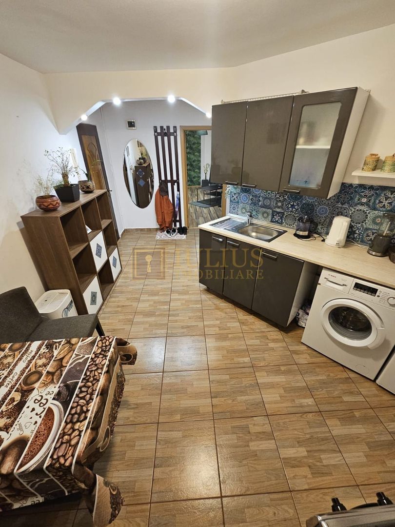 Parter inalt,  centrală proprie- in spate la Hotel Strelitia - Poză 10