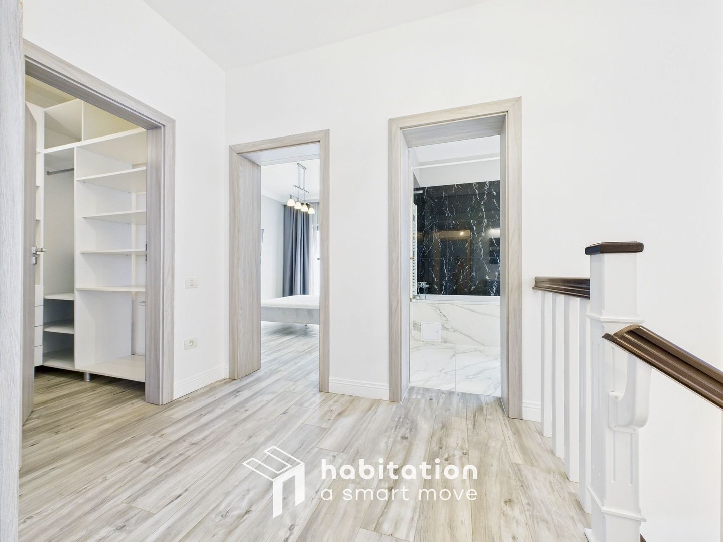 Tur virtual disponibil – duplex modern cu grădină privată și garaj - Poză 24