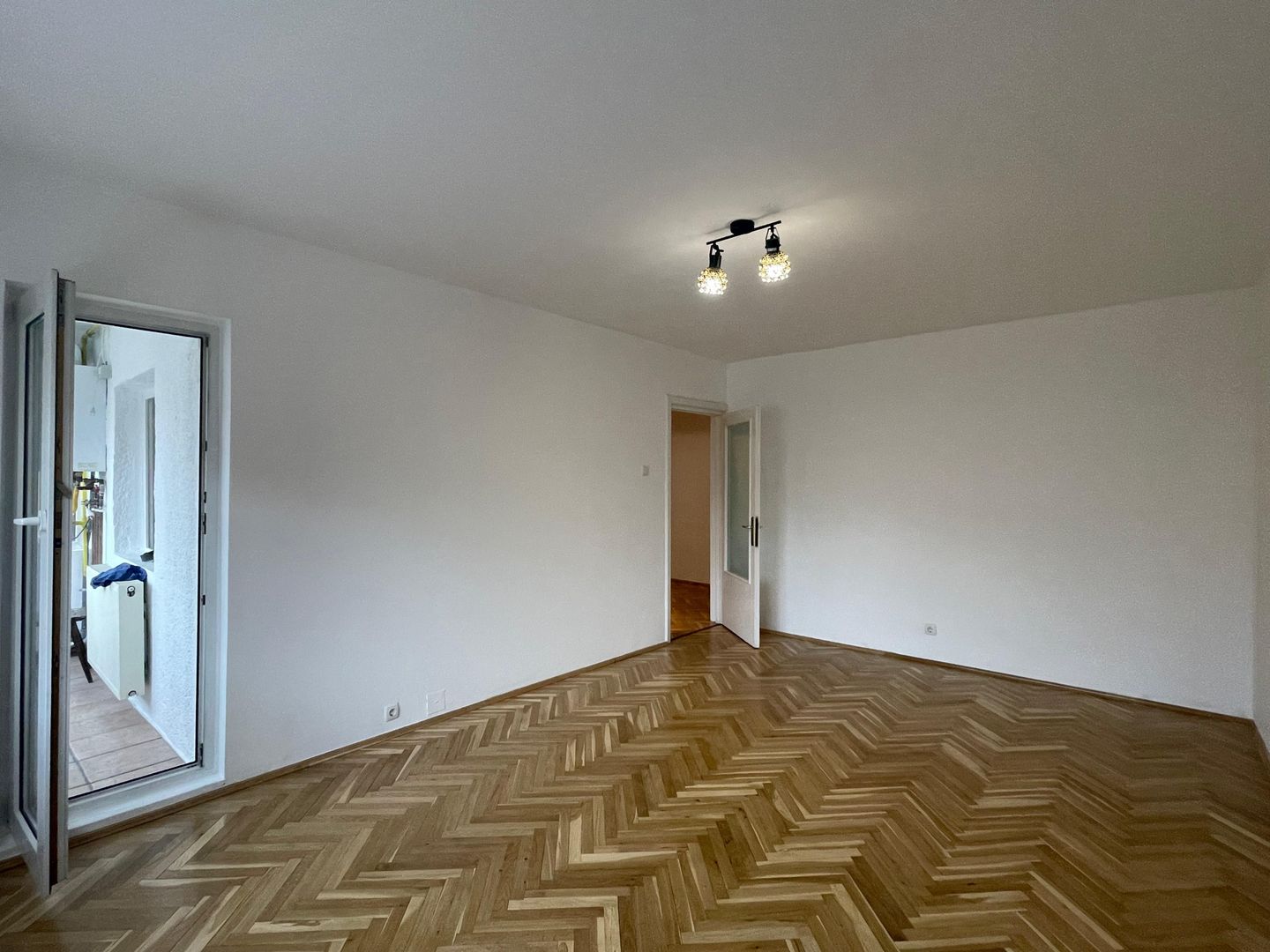 Apartament 3 camere - 2 bai - decomandat - Poză 2