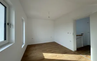 Duplex cu 4 camere si teren generos de 352 mp – Mosnita Noua - Poză 14