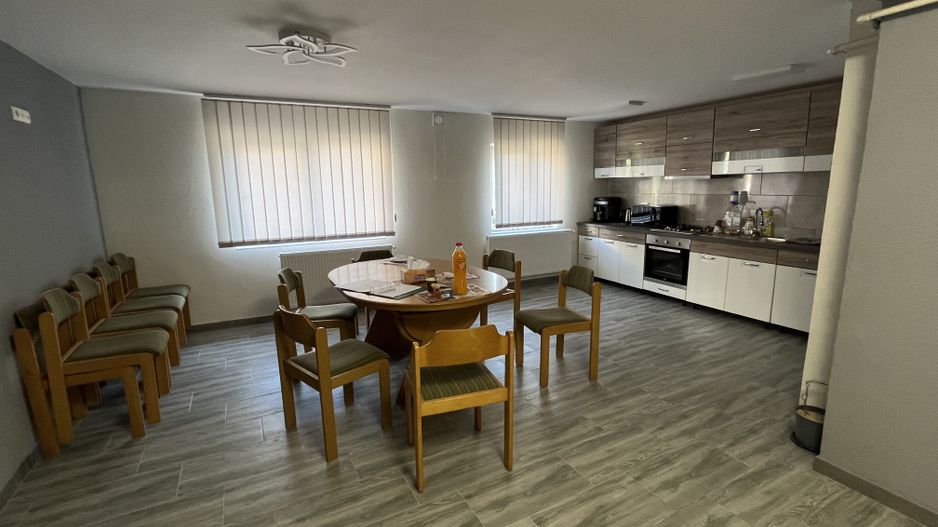 Apartament cu 4 camere de vânzare in Sebeș. - Poză 2