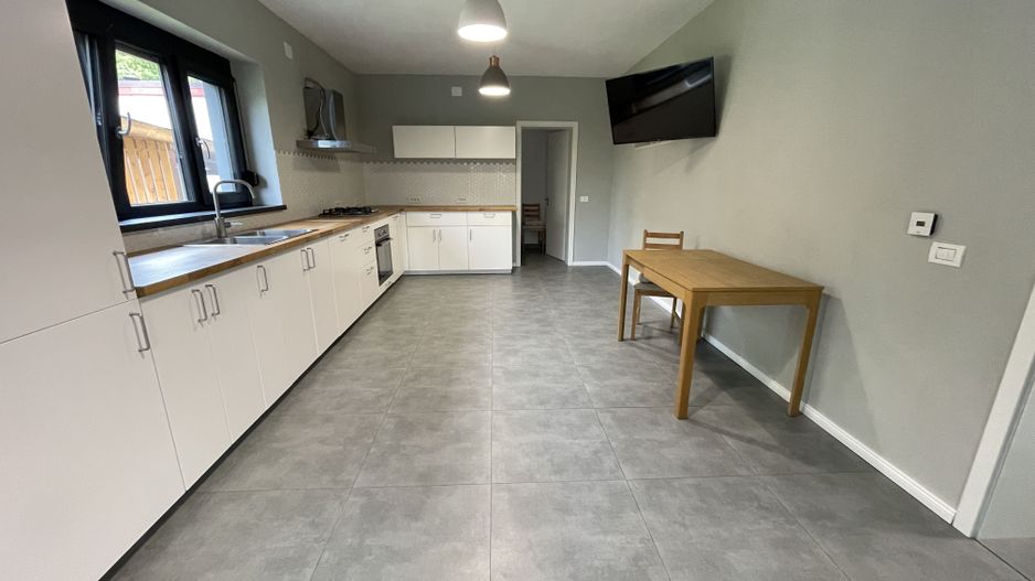 Casa spatioasa,amenajata in zona Lipovei - Poză 5