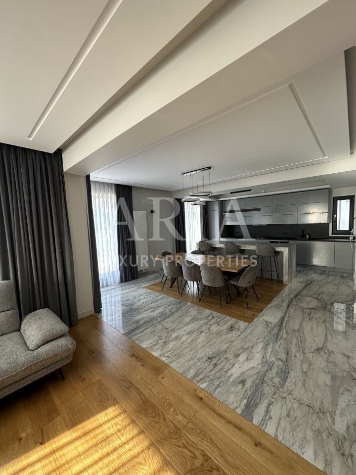 Vila de LUX cu 7 camere IANCU NICOLAE - Poză 5