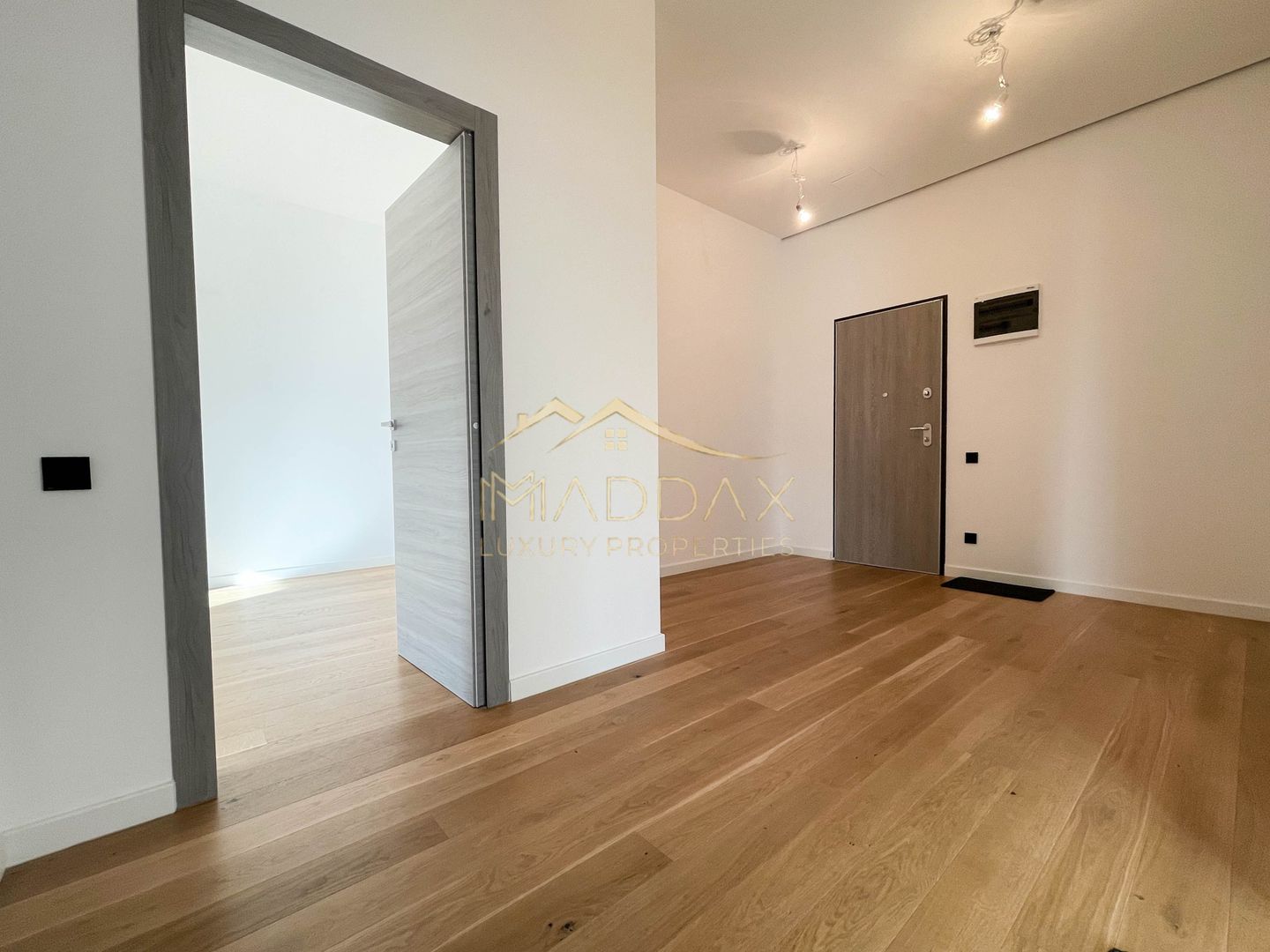 2 Rooms 100 sqm / high ceiling ***LUX***First Rent***/ Floreasca / 2 Parking - Poză 14