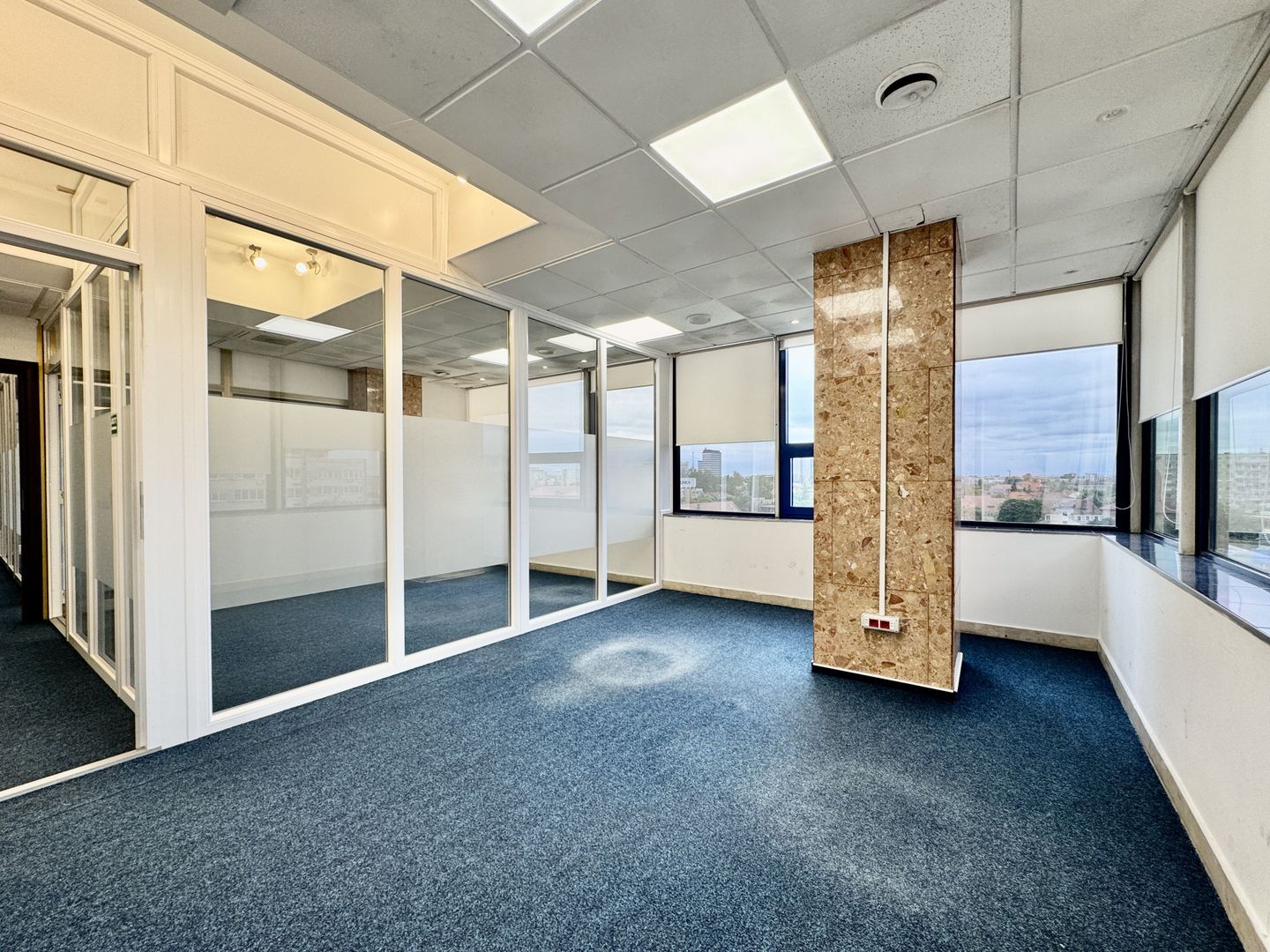 Birou de închiriat – flexibil și adaptabil nevoilor tale - Poză 11