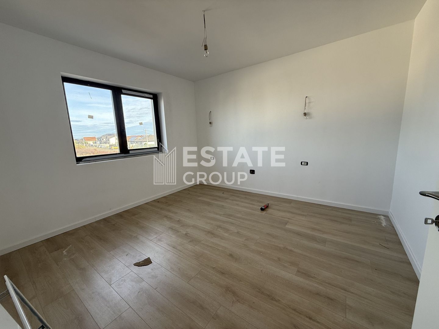 Duplex cu 3 camere despartit prin camera tehnica in Mosnita Noua - Poză 5