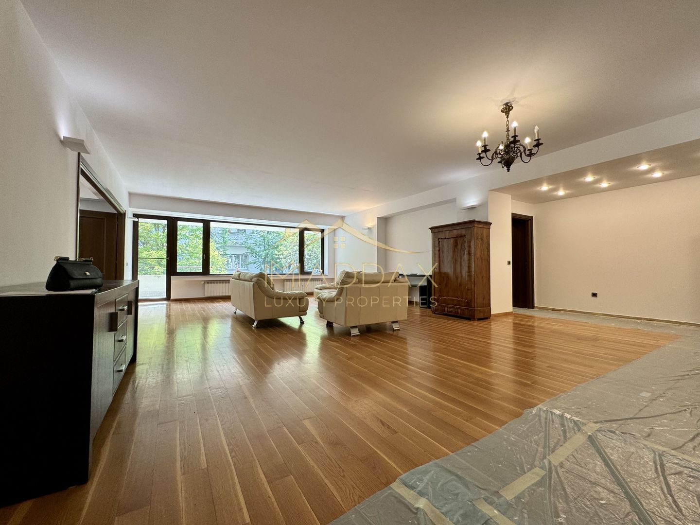 Apartament cu 4 camere 250mp* 2 parcări subterane / Dorobanti-Capitale - Poză 2