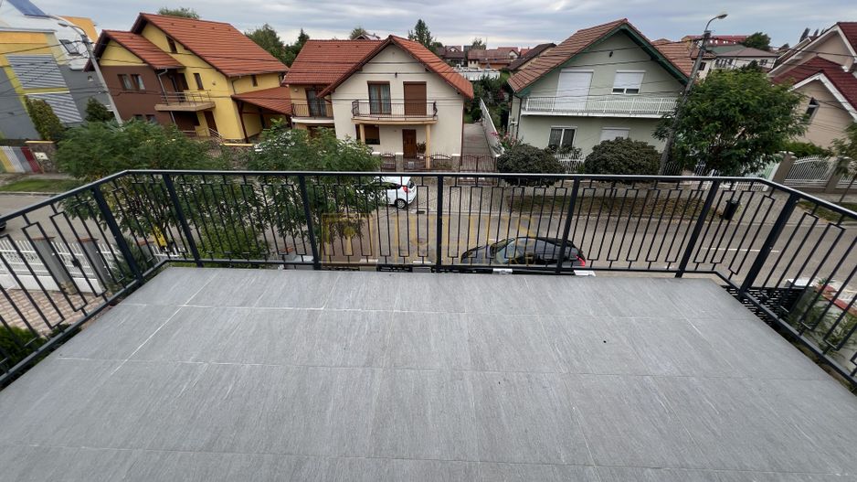Casa zona Lunei, 5 camere + 3 bai, centrala proprie, rezidential sau birouri ! - Poză 3