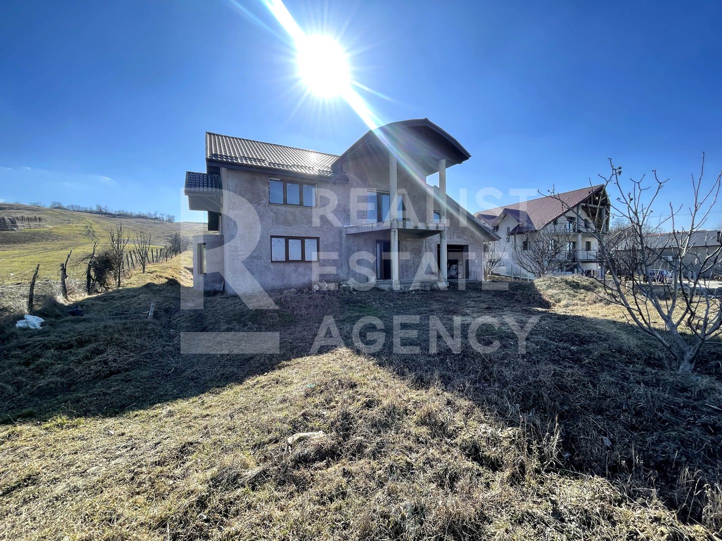 Vilă de vânzare, 253 mp util, teren 1000 mp, Rediu Mitropoliei - Poză 1