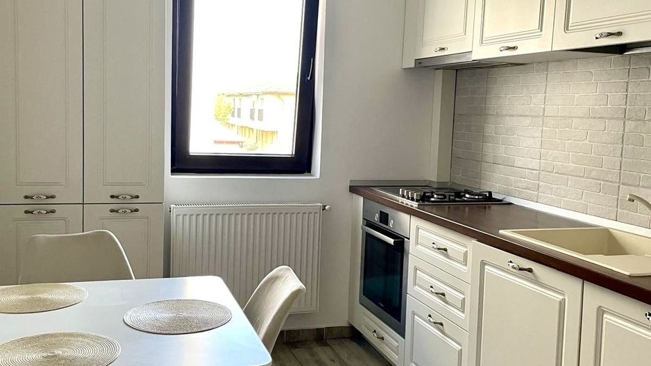 APARTAMENT IN VILA - Poză 4