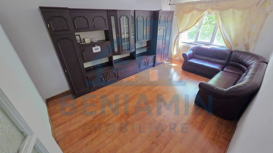 Trei camere doua bai 1Mai etaj 1 -centrala termica -75mp - Poză 1