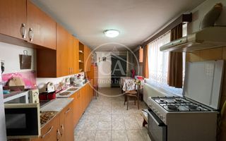 Casa de vanzare cu 4 camere in zona Nufaru,  Oradea - Poză 10