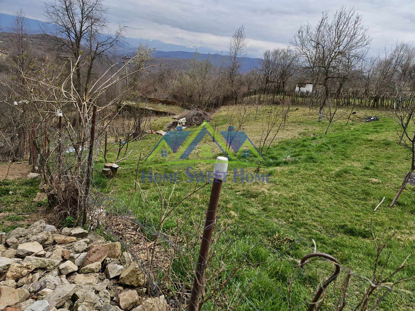 Casa de vanzare in Ghelari – liniste, natura si spatiu generos! Schimb - Poză 10