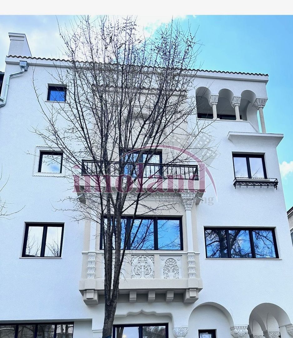 Imobil cu arhitectura unica - consolidat si renovat - Primaverii - Poză 1