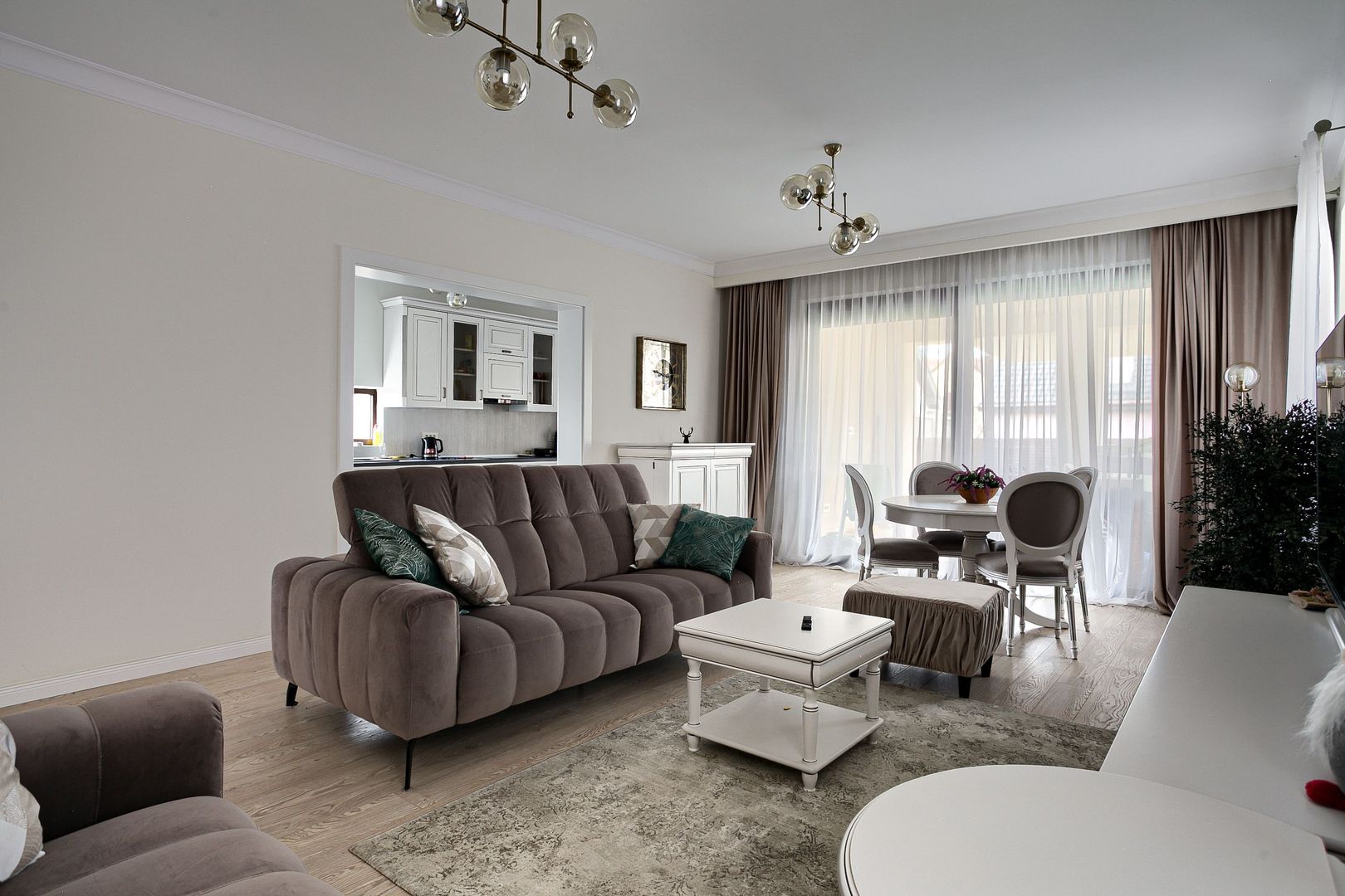 Vilă elegantă de închiriat în Subcetate - Poză 5