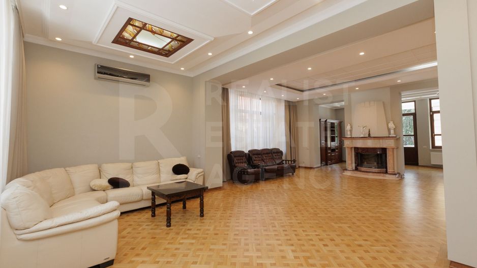 Chirie, casă, 3 nivele, strada Frumoasa, Centru - Poză 8