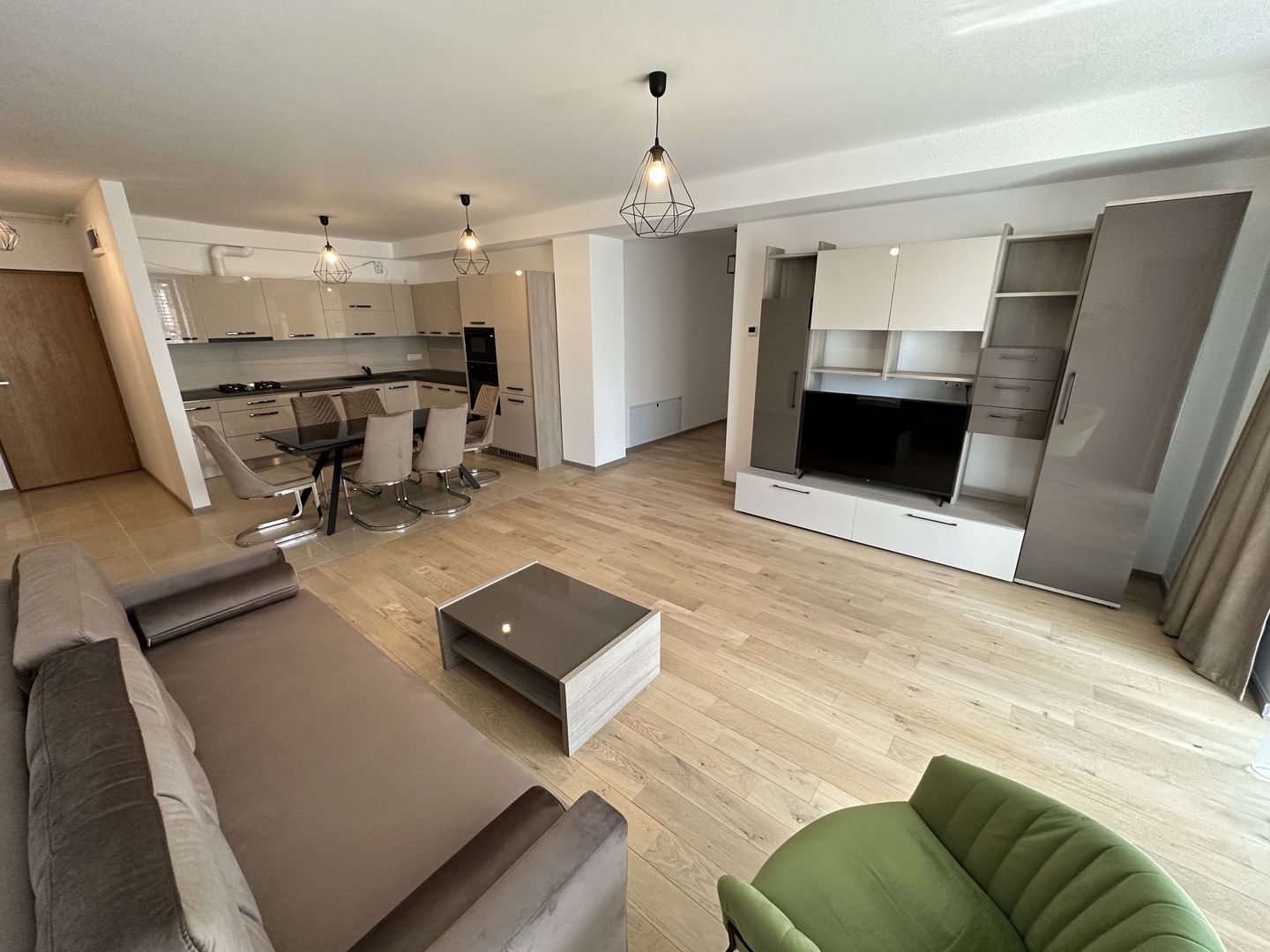Apartament bloc nou 3 camere - parcare subterana - Poză 1