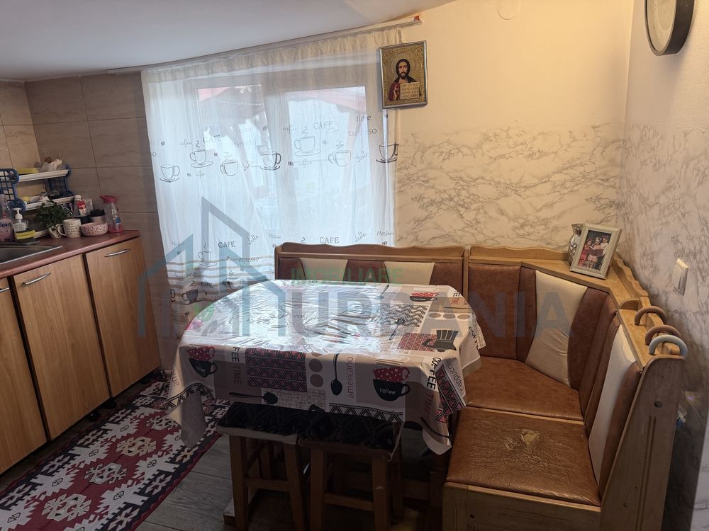 Casă de vânzare în Strunga, județul Iași - 2 camere, teren 1756 mp - Poză 5