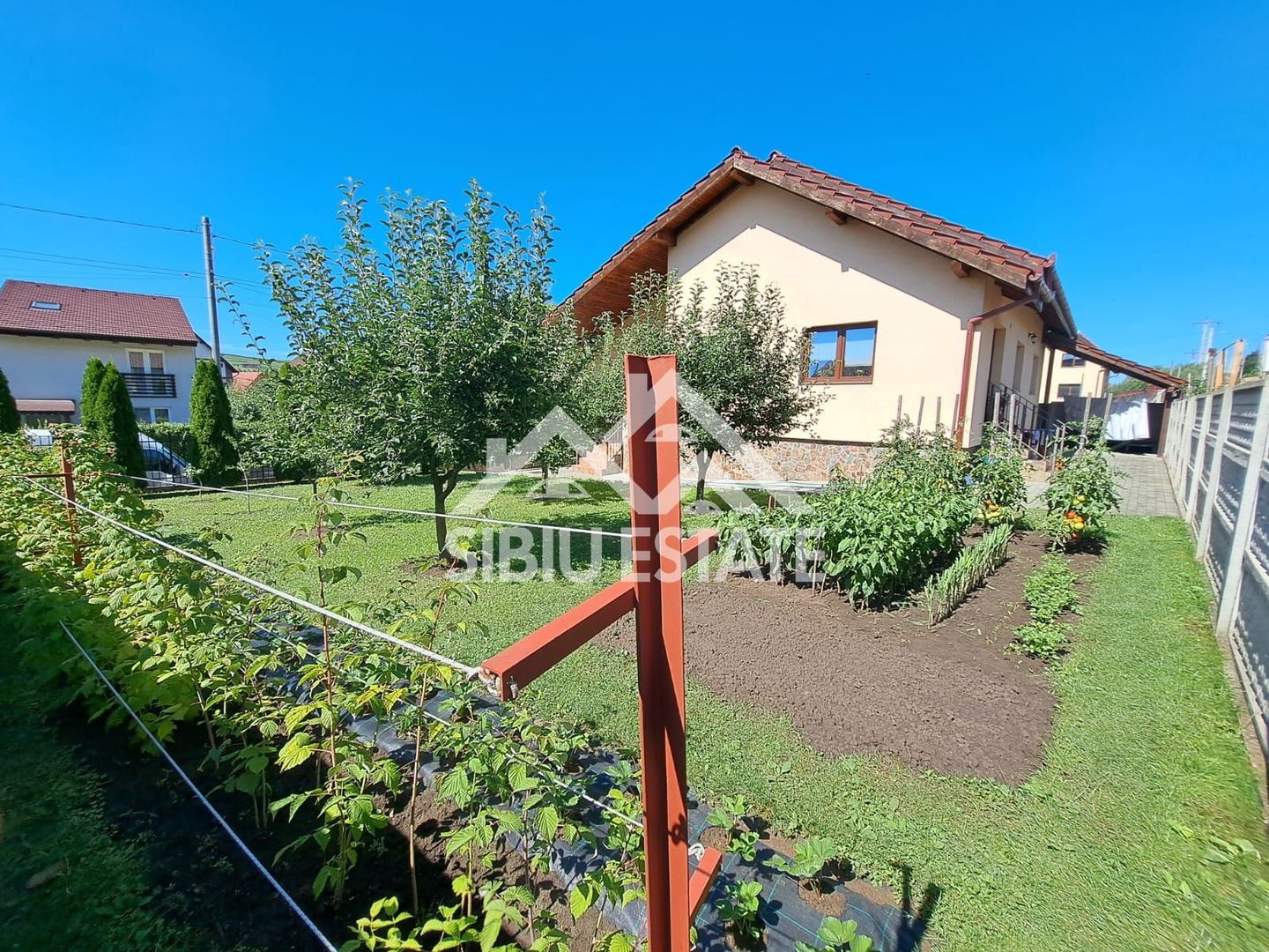 Casa moderna individuala cu 5 camere 184 mp utili , teren 500 mp . - Poză 2