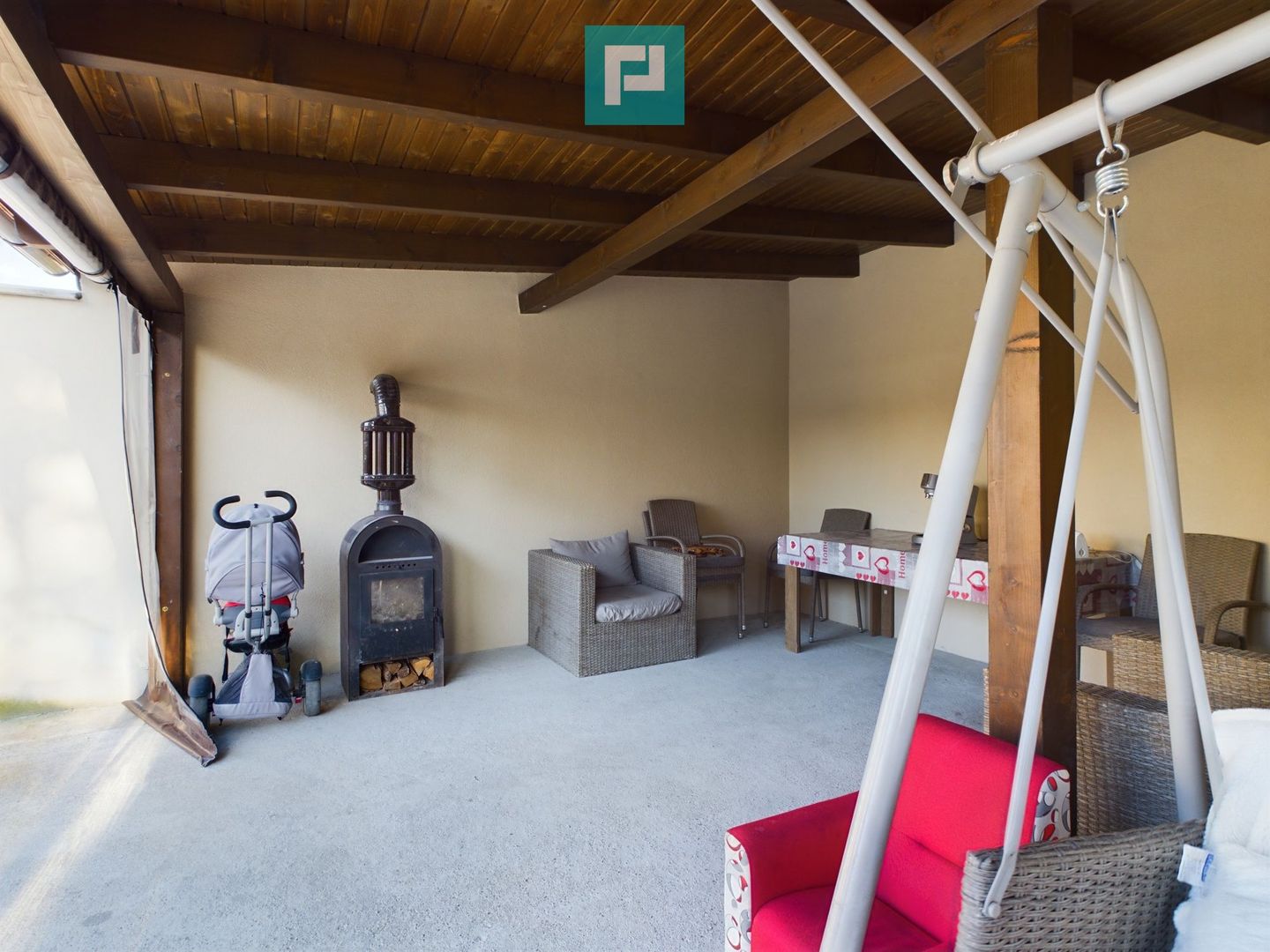 Vilă cu mansardă în Bujac - Poză 23