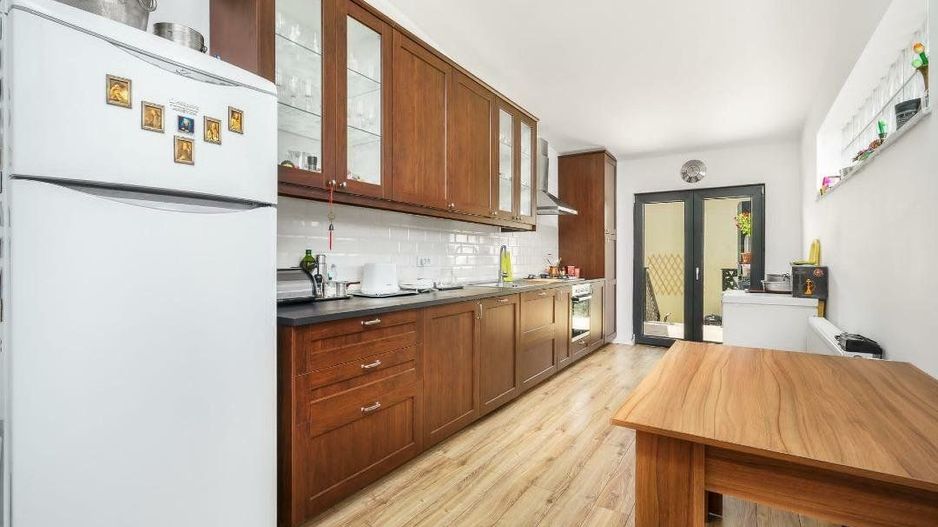 Vand bloc Bucurestii Noi,Sector 1,pretabil mega gradinita,azil,clinica ,birouri - Poză 9