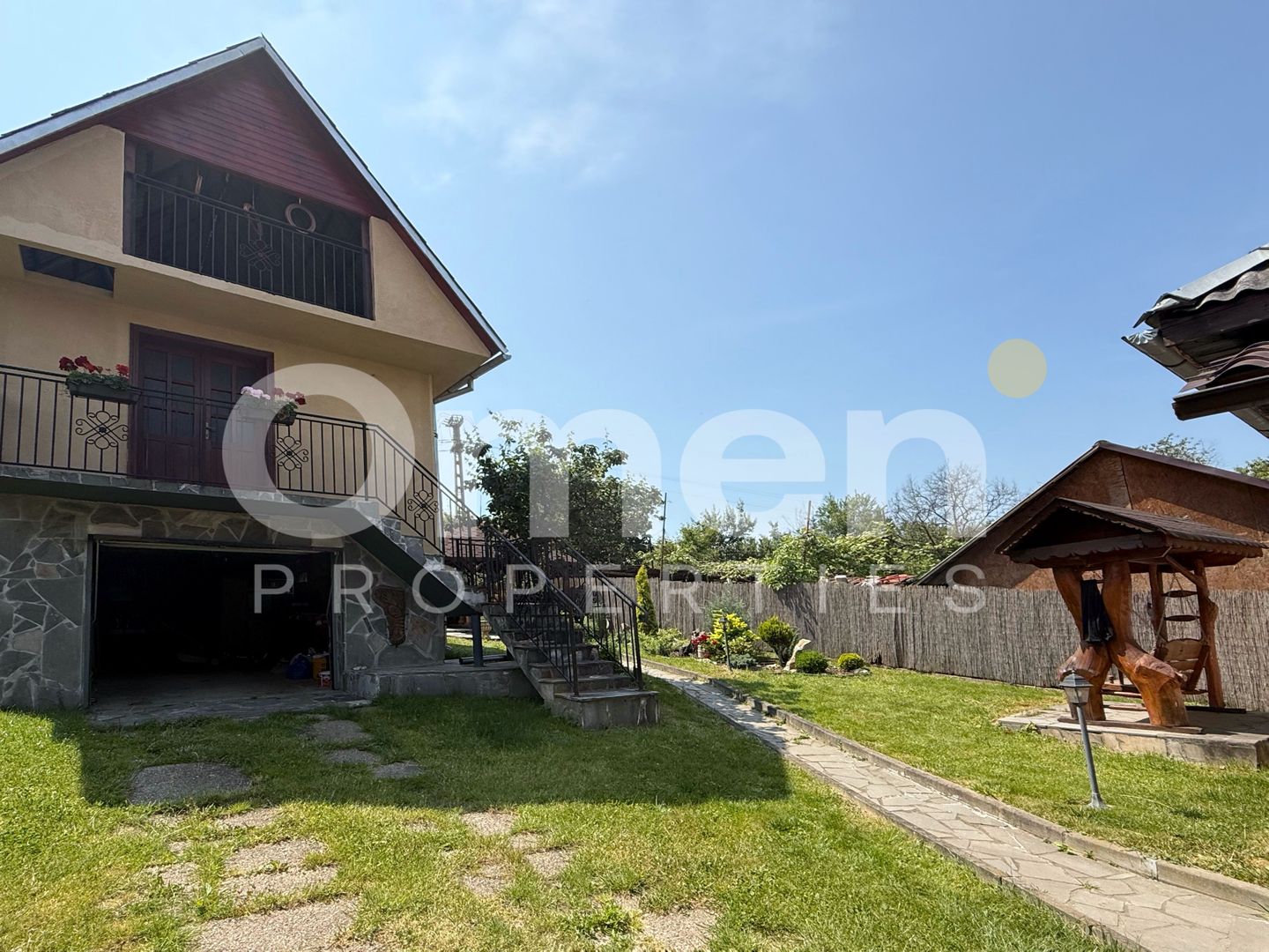 Casă cu 2 anexe transformate în locuințe, teren generos de 9 ari – Groși - Poză 1