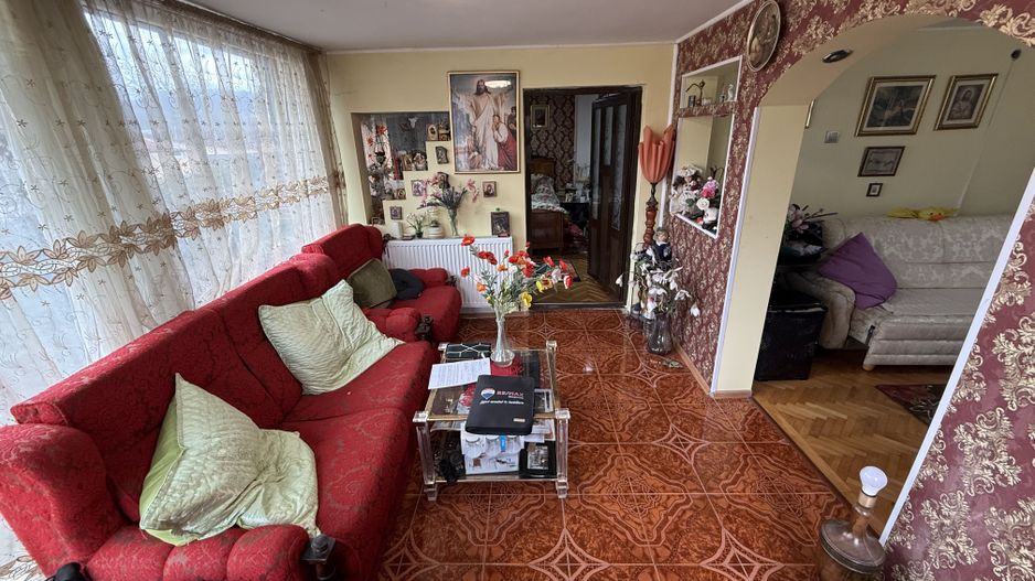 Casă corp C1 84mp + casă corp C2 51mp+garaj+ grădină și teren 889mp - Poză 4