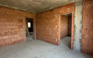 Casa individuala- 3 dormitoare - teren mare -Dumbravita - Poză 12