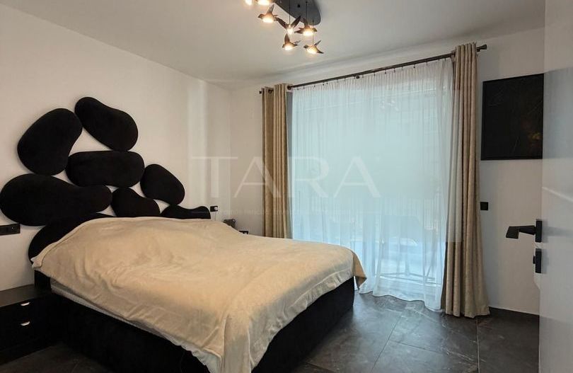 Apartament modern cu 3 camere și 2 băi, plus parcare, zona Vivo. - Poză 4