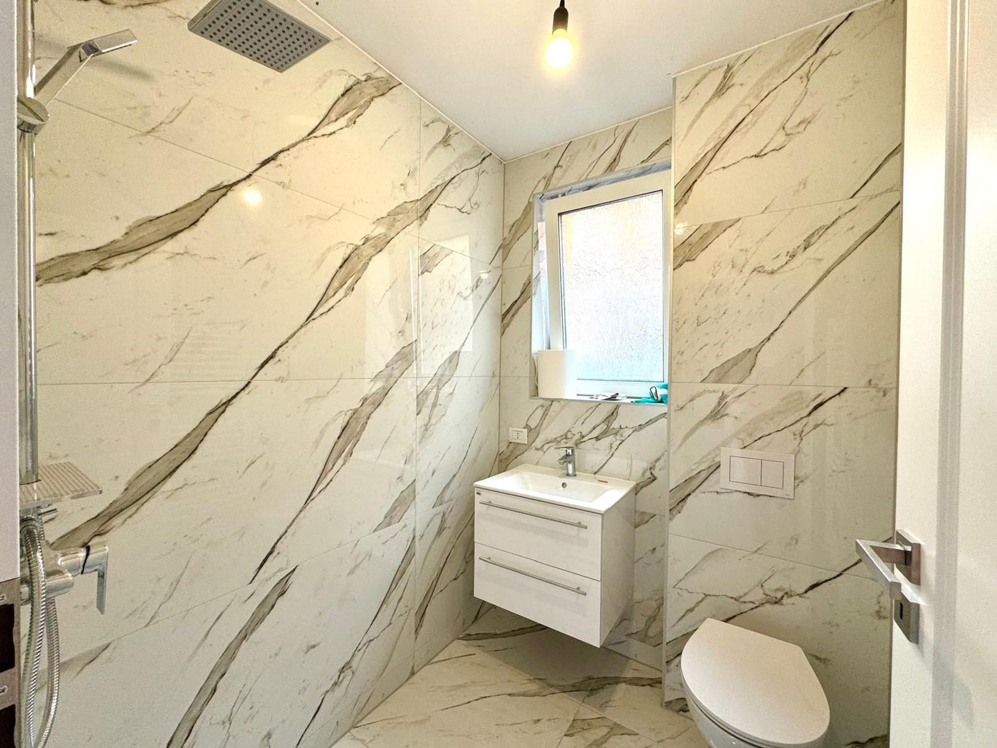 Duplex 4 camere -140.000€ pozitie excelenta |Săcălaz| - Poză 11