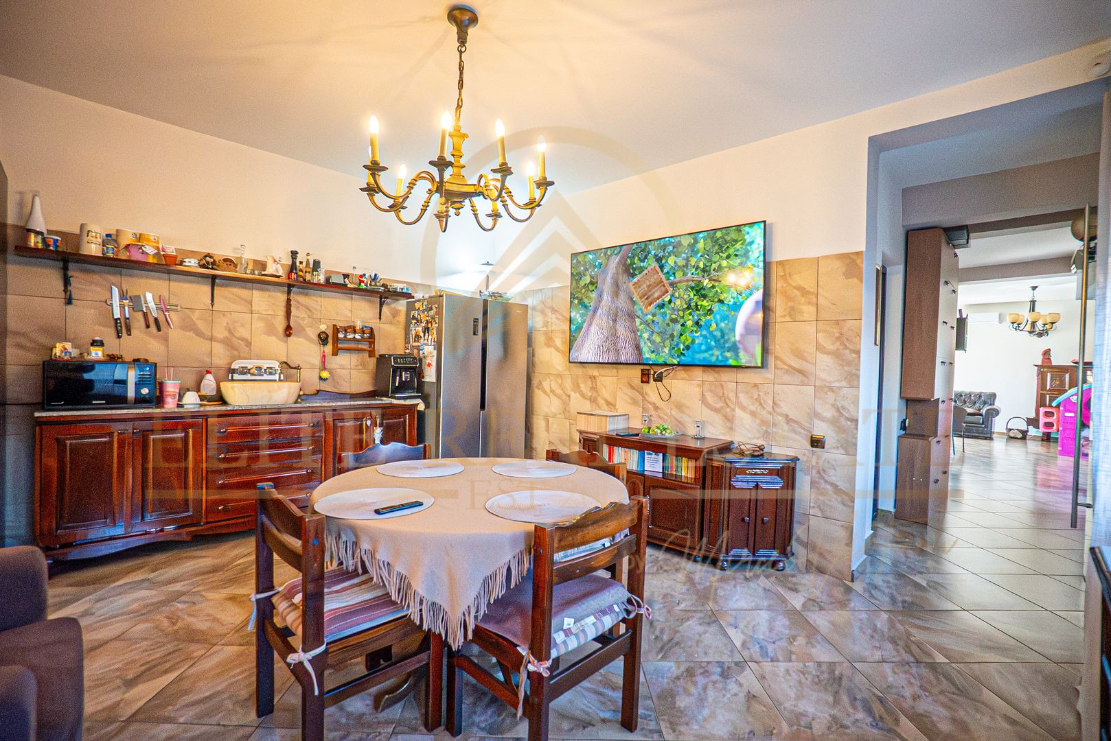 Casa De Vanzare in Palazu Mare - Teren de 455 mp cu Piscina si Garaj - Poză 12
