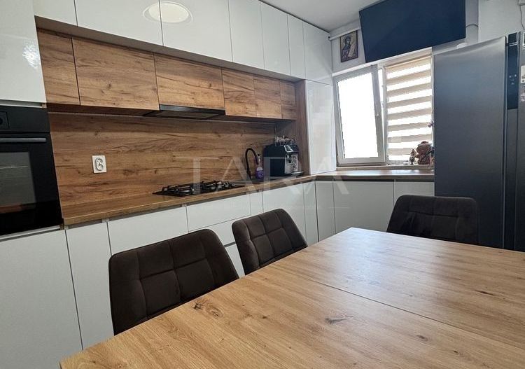 Apartament decomandat, complet utilat, ideal pentru locuit sau investi - Poză 1