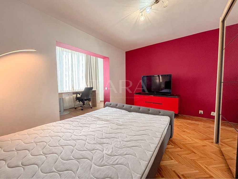 Apartament 3 camere decomandat, cu 2 garaje, în Mănăștur – zona Penny. - Poză 1