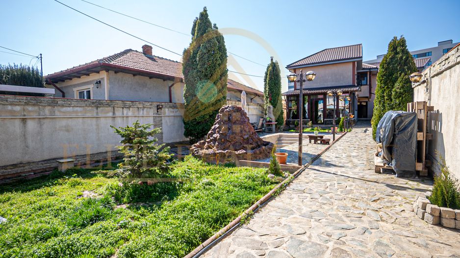 Casa De Vanzare in Palazu Mare - Teren de 455 mp cu Piscina si Garaj - Poză 2