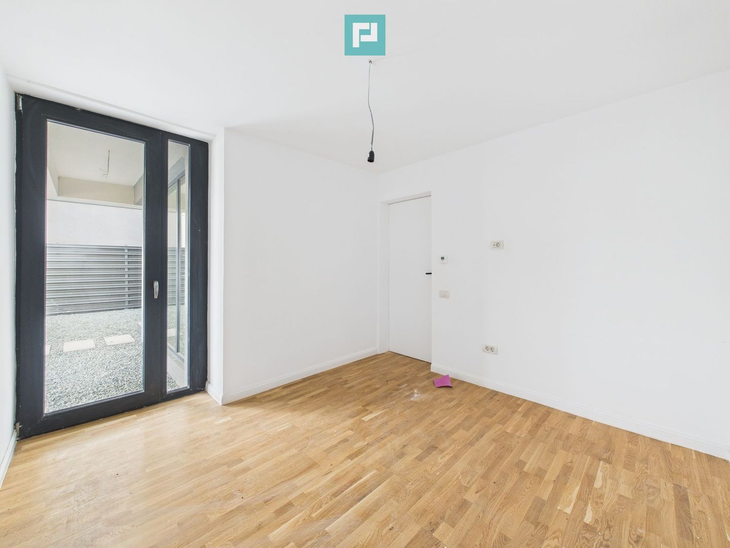 Casă în ansamblu rezidențial cu 5 camere, Tunari, aproape de oraș - Poză 19