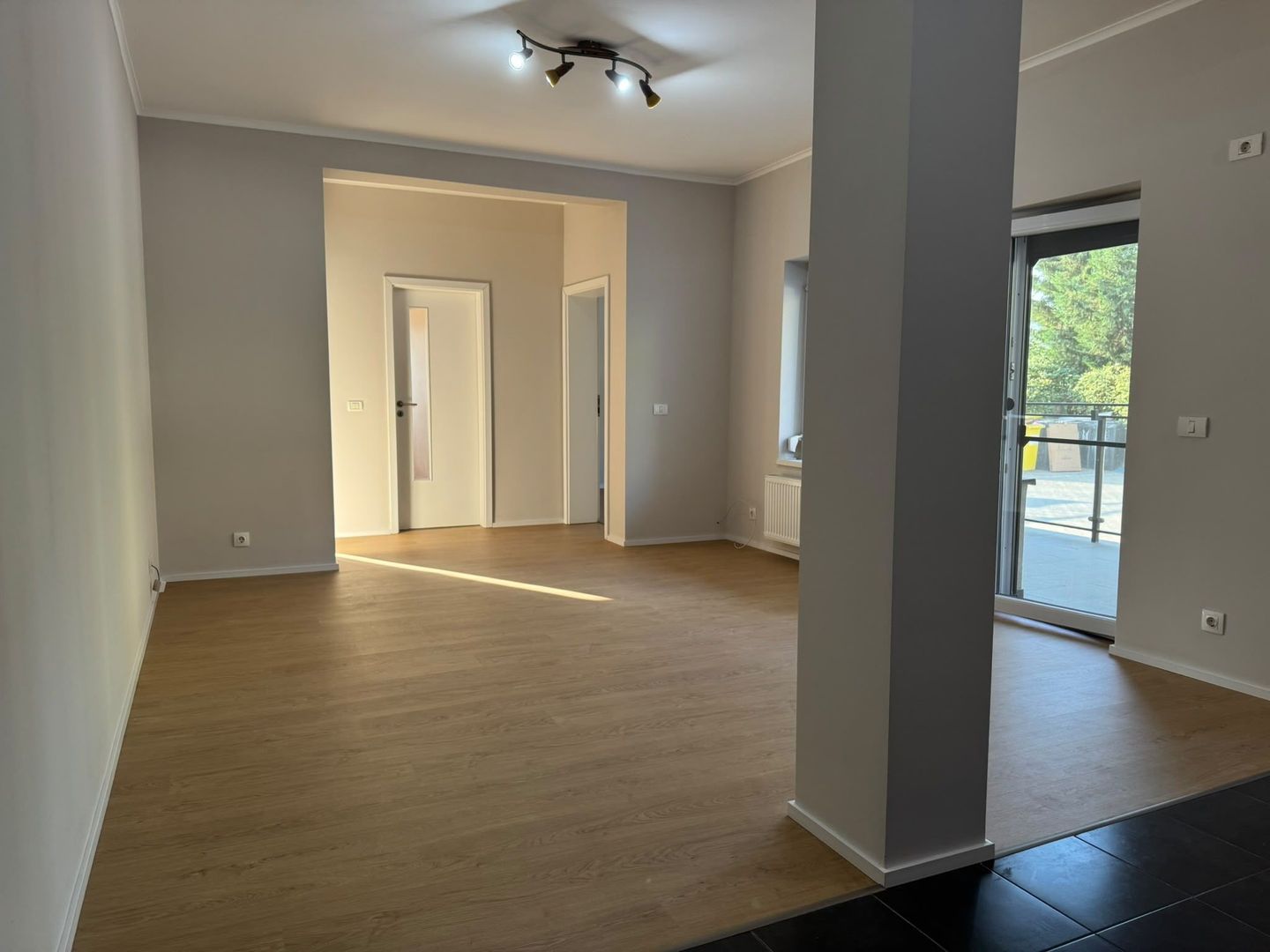 Braytim | 3 Camere | Centrala proprie | Loc de parcare | Renovat  recent - Poză 1