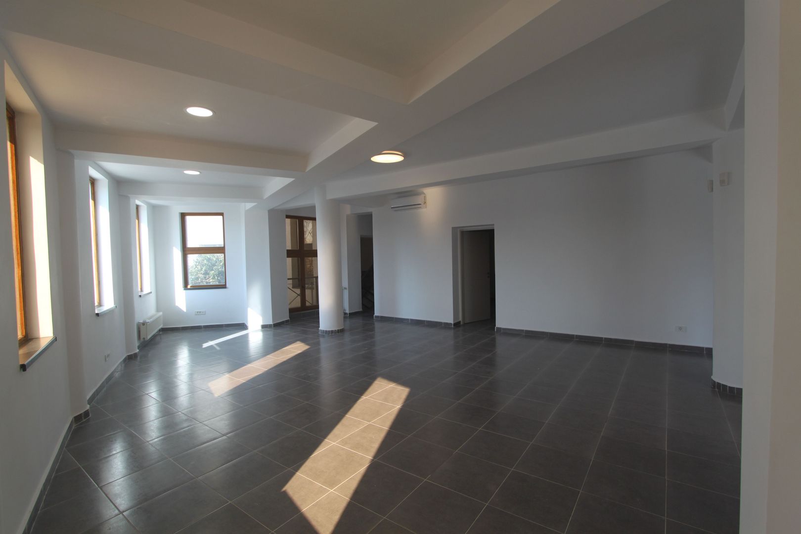 Cladire birouri - 282 mp -  zona Rebreanu - Poză 13