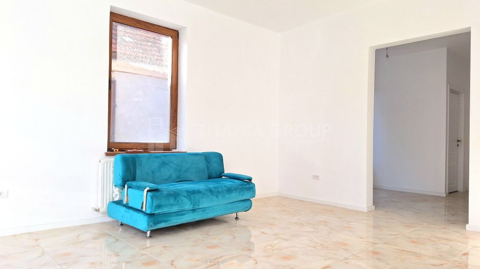 Spatiu birouri renovat modern central - Poză 1