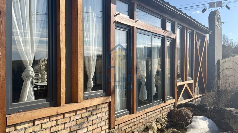 Proprietate unică de vânzare – piscină, restaurant, terasă - Poză 4