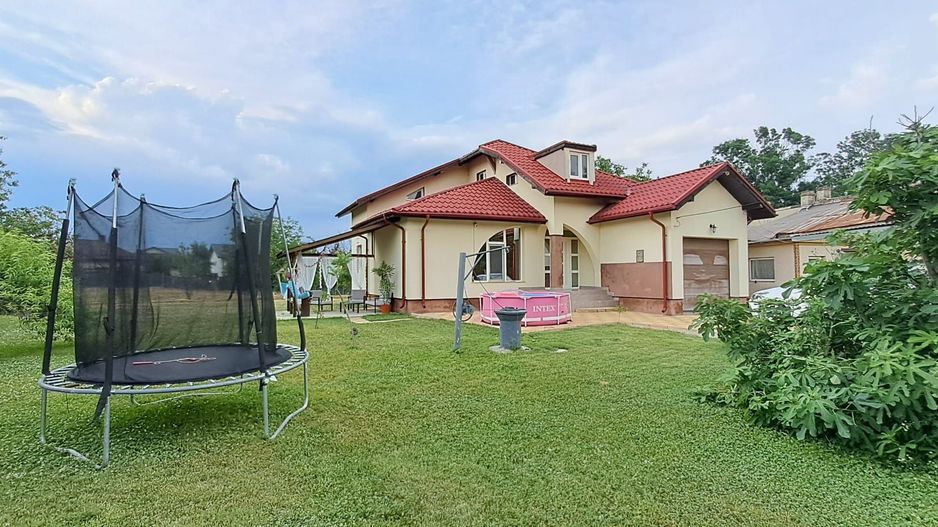Floresti - Stoenesti, Jud. Giurgiu, vila + garaj + beci, teren 1400 mp - Poză 1