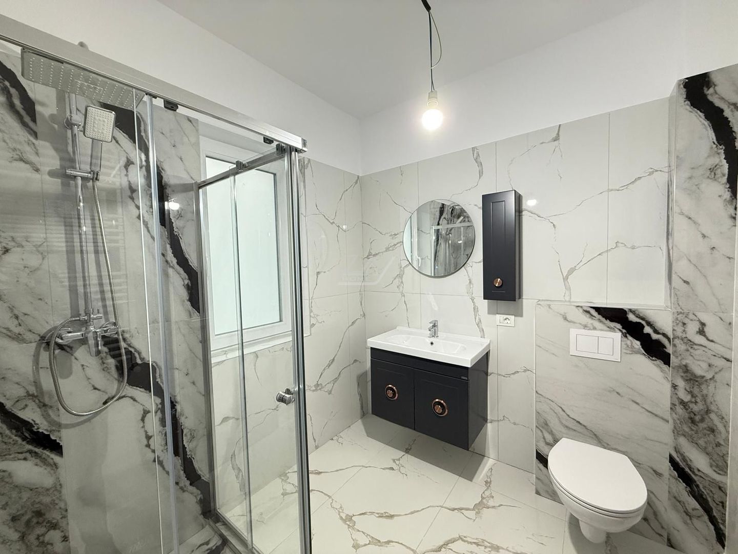 Etaj 1. Decomandat. Loc de parcare. - Poză 6